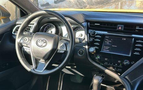 Toyota Camry, 2019 год, 1 850 000 рублей, 17 фотография