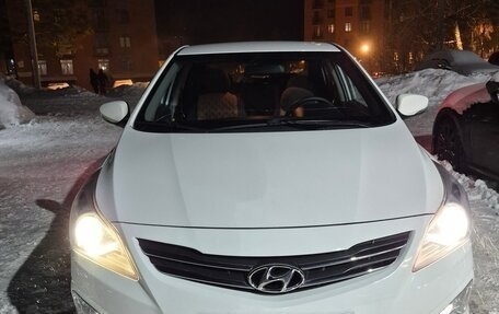 Hyundai Solaris II рестайлинг, 2014 год, 1 050 000 рублей, 1 фотография