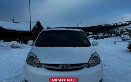 Toyota Sienna II рестайлинг, 2005 год, 1 300 000 рублей, 9 фотография
