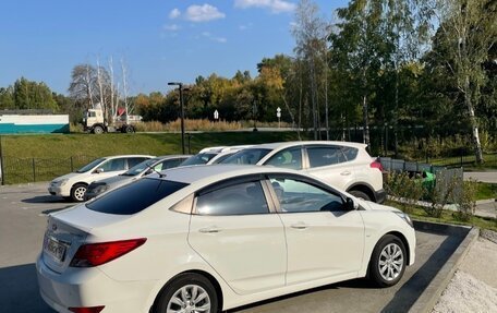 Hyundai Solaris II рестайлинг, 2014 год, 1 050 000 рублей, 5 фотография