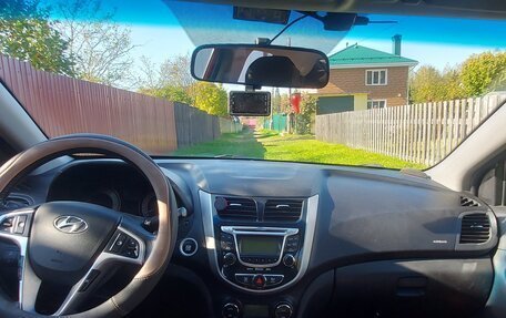Hyundai Solaris II рестайлинг, 2011 год, 850 000 рублей, 6 фотография