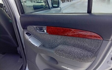 Toyota Land Cruiser Prado 120 рестайлинг, 2008 год, 2 600 000 рублей, 12 фотография