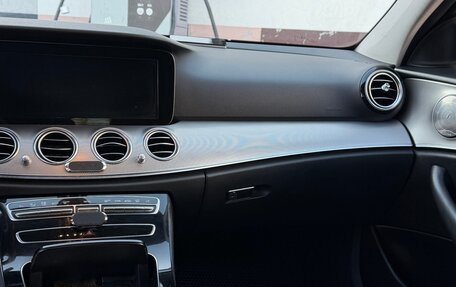 Mercedes-Benz E-Класс, 2018 год, 2 250 000 рублей, 8 фотография