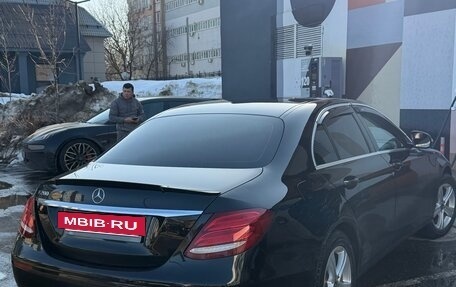 Mercedes-Benz E-Класс, 2018 год, 2 250 000 рублей, 4 фотография