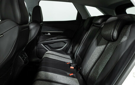 Peugeot 3008 II, 2018 год, 2 349 777 рублей, 10 фотография