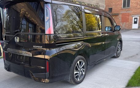 Honda Stepwgn IV, 2016 год, 2 100 000 рублей, 2 фотография