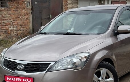 KIA cee'd I рестайлинг, 2010 год, 680 000 рублей, 17 фотография