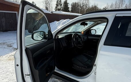 Mitsubishi Outlander III рестайлинг 3, 2012 год, 1 350 000 рублей, 9 фотография