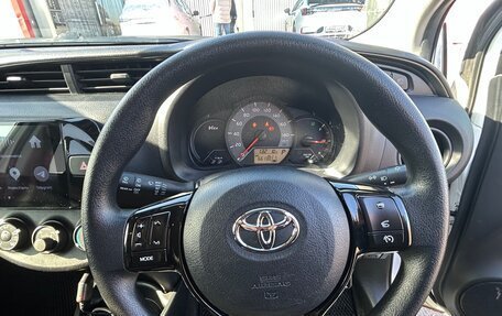 Toyota Vitz, 2018 год, 1 100 000 рублей, 12 фотография