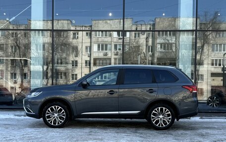 Mitsubishi Outlander III рестайлинг 3, 2017 год, 2 200 000 рублей, 8 фотография
