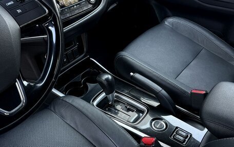 Mitsubishi Outlander III рестайлинг 3, 2017 год, 2 200 000 рублей, 13 фотография