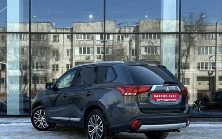 Mitsubishi Outlander III рестайлинг 3, 2017 год, 2 200 000 рублей, 7 фотография