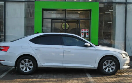 Skoda Superb III рестайлинг, 2019 год, 1 999 000 рублей, 3 фотография