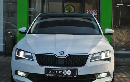 Skoda Superb III рестайлинг, 2019 год, 1 999 000 рублей, 8 фотография