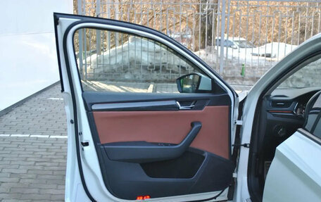 Skoda Superb III рестайлинг, 2019 год, 1 999 000 рублей, 9 фотография