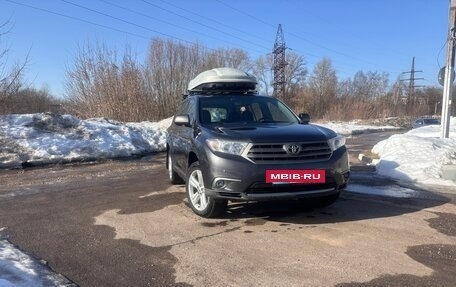 Toyota Highlander III, 2012 год, 1 500 000 рублей, 2 фотография