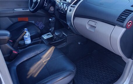 Mitsubishi Pajero Sport II рестайлинг, 2012 год, 1 900 000 рублей, 15 фотография