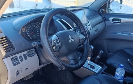 Mitsubishi Pajero Sport II рестайлинг, 2012 год, 1 900 000 рублей, 7 фотография
