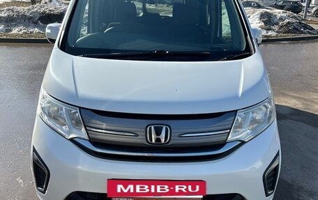 Honda Stepwgn IV, 2019 год, 2 100 000 рублей, 2 фотография