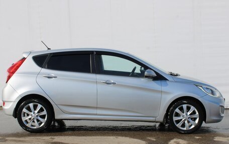 Hyundai Solaris II рестайлинг, 2011 год, 750 000 рублей, 4 фотография