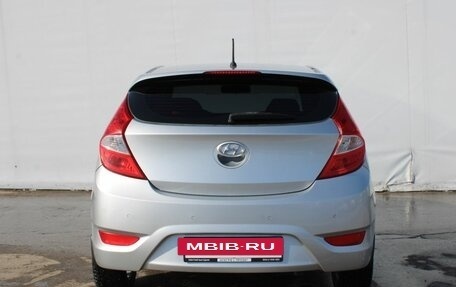 Hyundai Solaris II рестайлинг, 2011 год, 750 000 рублей, 6 фотография
