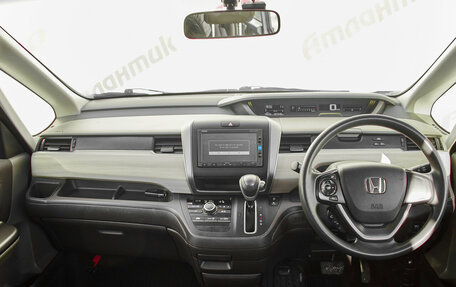 Honda Freed II, 2017 год, 1 715 000 рублей, 18 фотография