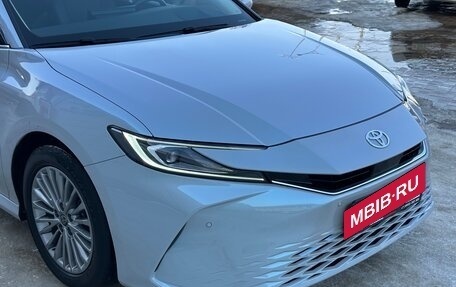 Toyota Camry, 2024 год, 3 650 000 рублей, 2 фотография