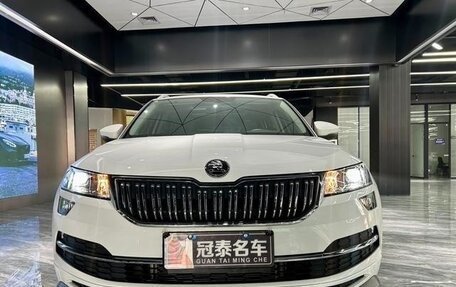 Skoda Karoq I, 2022 год, 1 640 000 рублей, 2 фотография