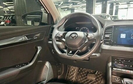 Skoda Karoq I, 2022 год, 1 640 000 рублей, 9 фотография