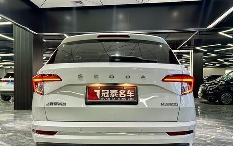 Skoda Karoq I, 2022 год, 1 640 000 рублей, 5 фотография