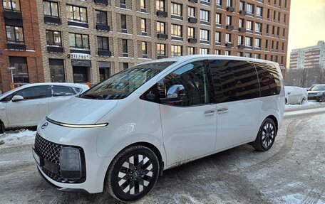 Hyundai Staria, 2022 год, 5 000 000 рублей, 1 фотография