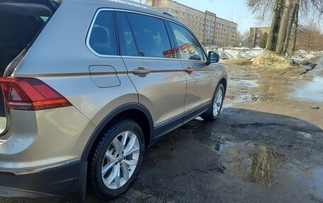 Volkswagen Tiguan II, 2018 год, 2 750 000 рублей, 6 фотография