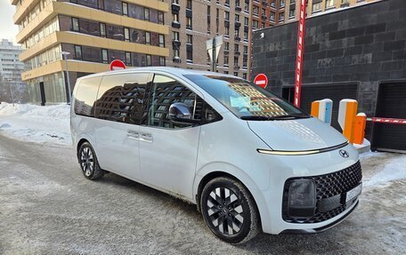 Hyundai Staria, 2022 год, 5 000 000 рублей, 3 фотография