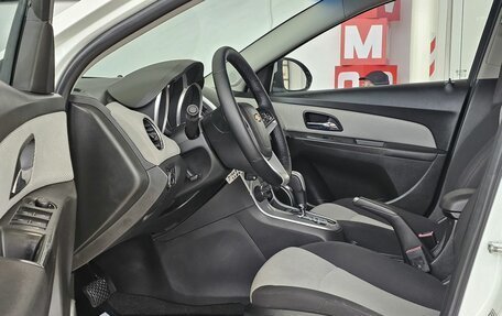 Chevrolet Cruze II, 2013 год, 989 000 рублей, 10 фотография