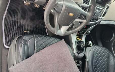 Chevrolet Cruze II, 2010 год, 560 000 рублей, 5 фотография