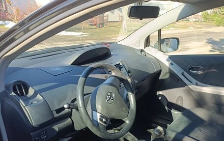 Toyota Yaris III рестайлинг, 2008 год, 600 000 рублей, 7 фотография
