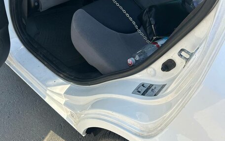 Honda Fit III, 2003 год, 300 000 рублей, 8 фотография