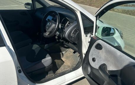 Honda Fit III, 2003 год, 300 000 рублей, 10 фотография