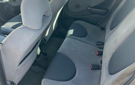 Honda Fit III, 2003 год, 300 000 рублей, 17 фотография