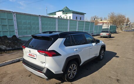 Toyota RAV4, 2023 год, 4 300 000 рублей, 9 фотография
