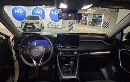 Toyota RAV4, 2023 год, 4 300 000 рублей, 6 фотография