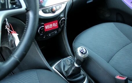 Hyundai Solaris II рестайлинг, 2011 год, 684 000 рублей, 13 фотография