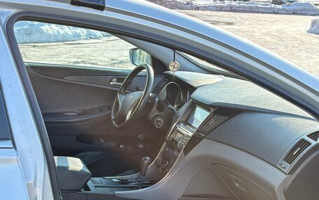 Hyundai Sonata VI, 2011 год, 690 000 рублей, 8 фотография