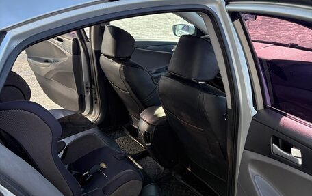 Hyundai Sonata VI, 2011 год, 690 000 рублей, 14 фотография