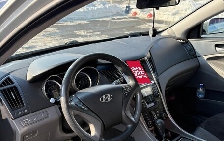 Hyundai Sonata VI, 2011 год, 690 000 рублей, 11 фотография