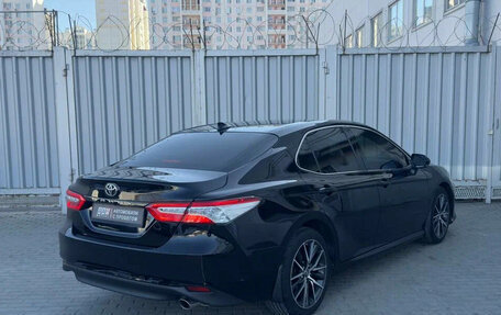 Toyota Camry, 2022 год, 3 350 000 рублей, 8 фотография