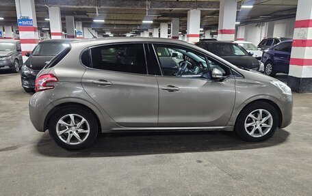 Peugeot 208 II, 2013 год, 550 000 рублей, 8 фотография