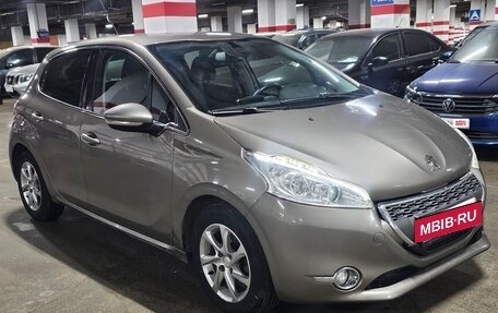 Peugeot 208 II, 2013 год, 550 000 рублей, 9 фотография