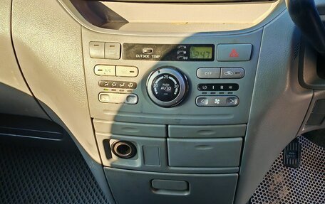 Toyota Voxy II, 2007 год, 1 150 000 рублей, 12 фотография