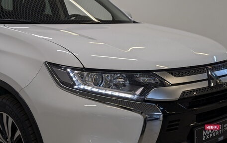 Mitsubishi Outlander III рестайлинг 3, 2021 год, 2 590 000 рублей, 25 фотография